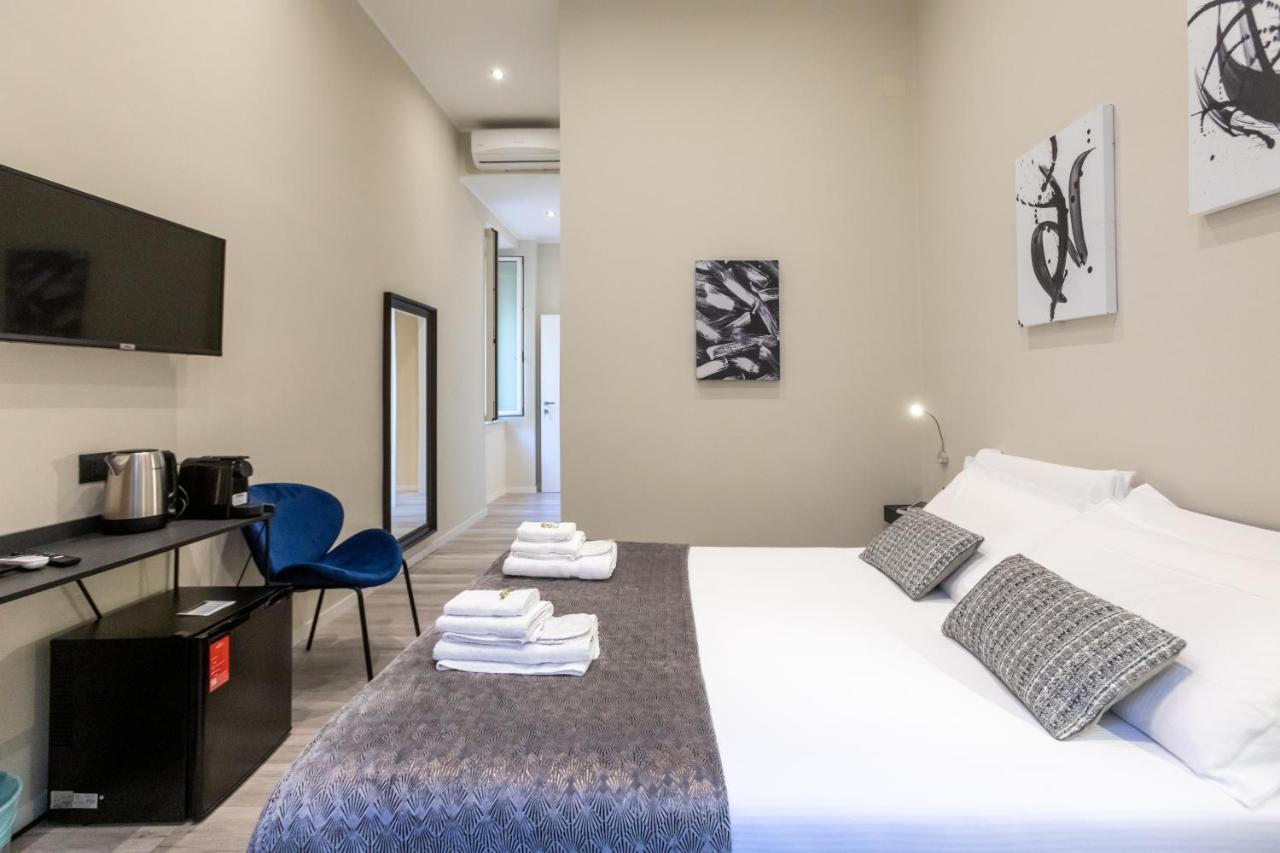 Suites 44 - Guesthouse Рим Екстер'єр фото