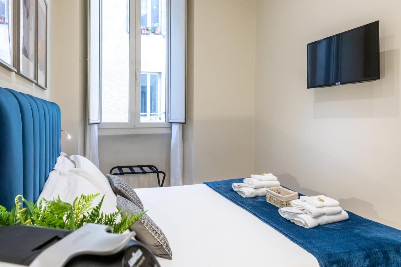Suites 44 - Guesthouse Рим Екстер'єр фото