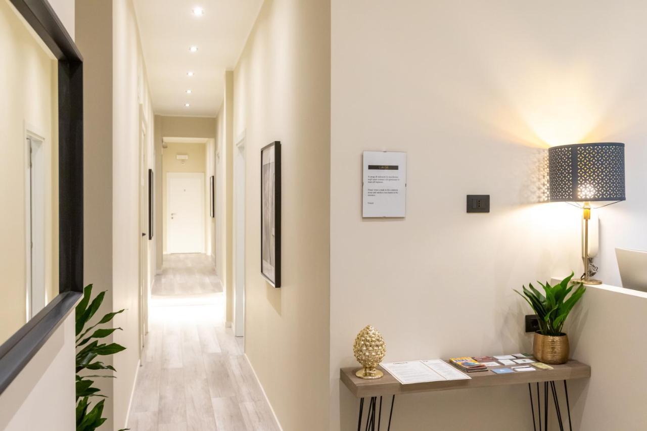 Suites 44 - Guesthouse Рим Екстер'єр фото