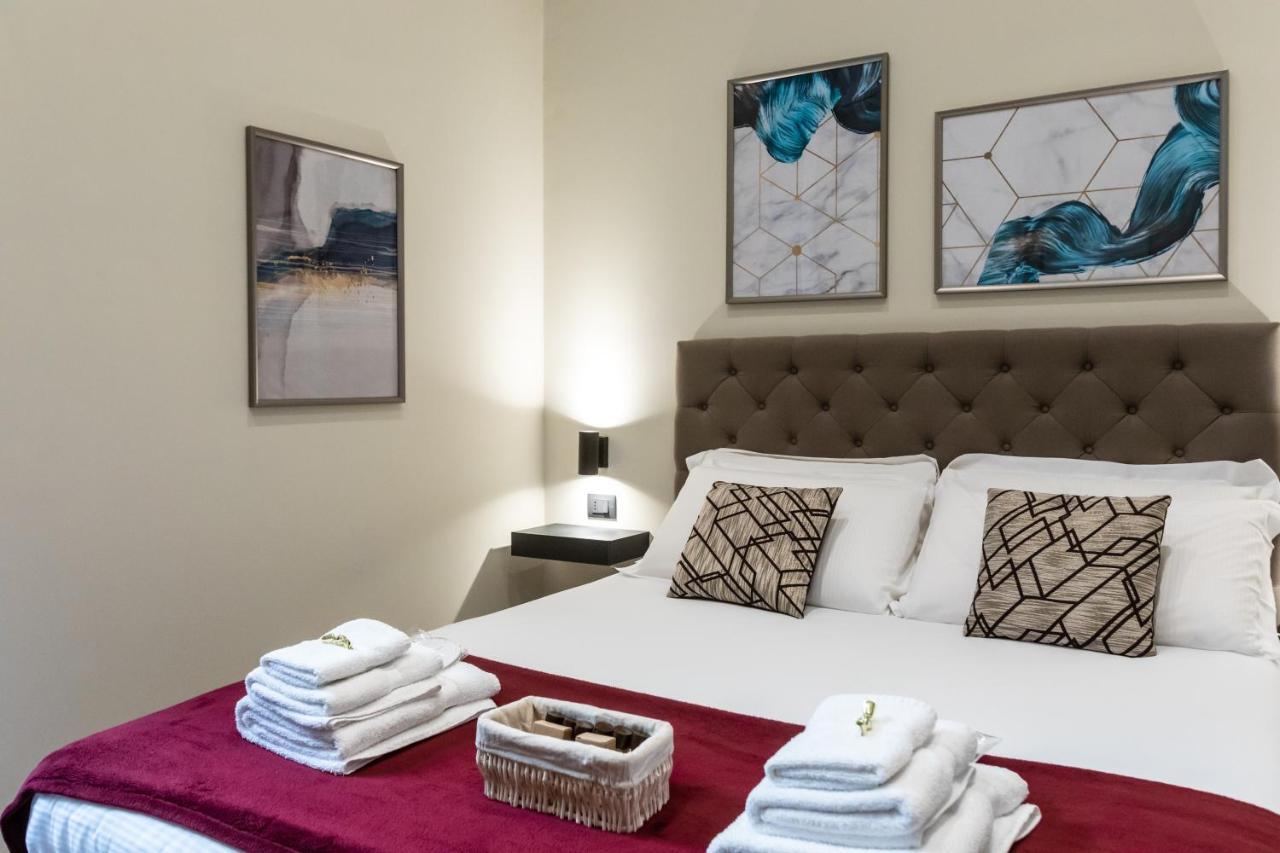 Suites 44 - Guesthouse Рим Екстер'єр фото